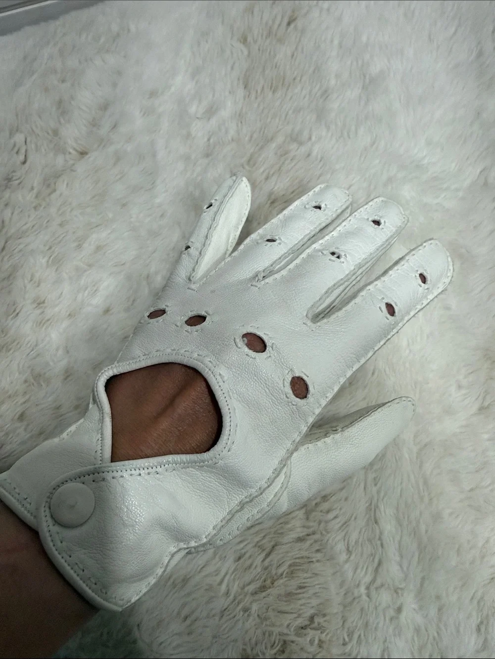 Bottega Veneta White Leather Driving Gloves with Perforated Details